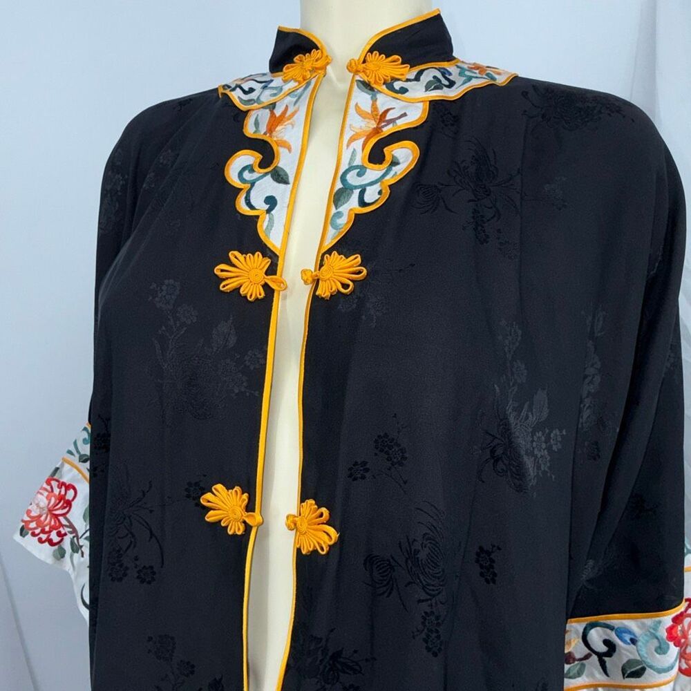 Vintage Jade Lantern Black Silk Embroidered Chinese Robe Duster Coat Floral Trim - Picture 3 of 16